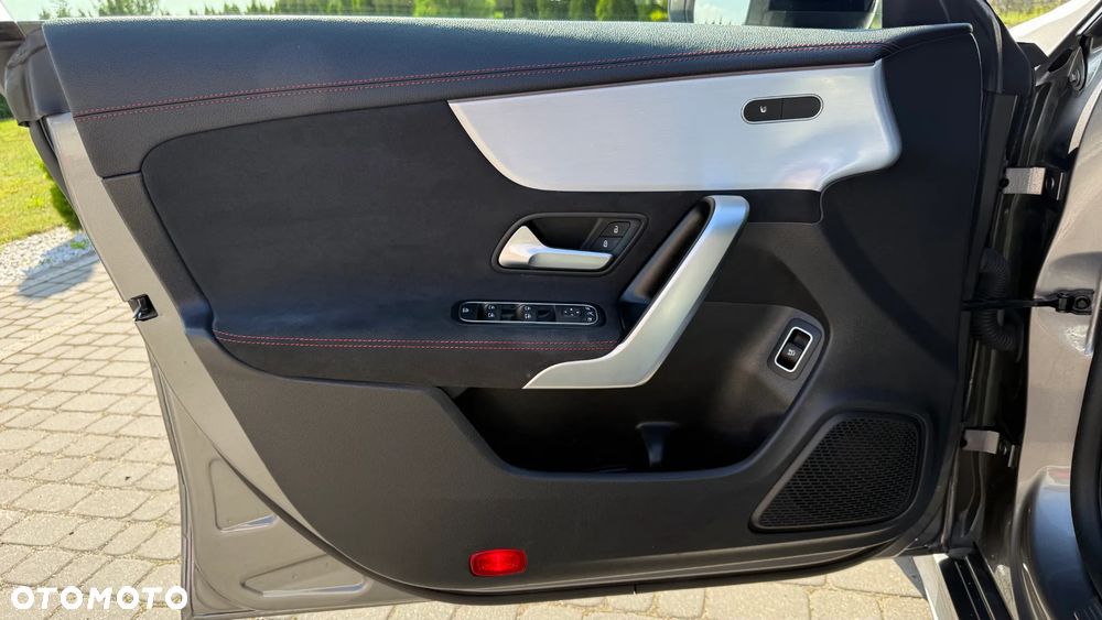 Mercedes-Benz CLA 200 AMG Line 7G-DCT - 31