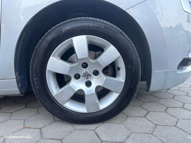 Peugeot 5008 1.6 HDi 7L Allure - 26