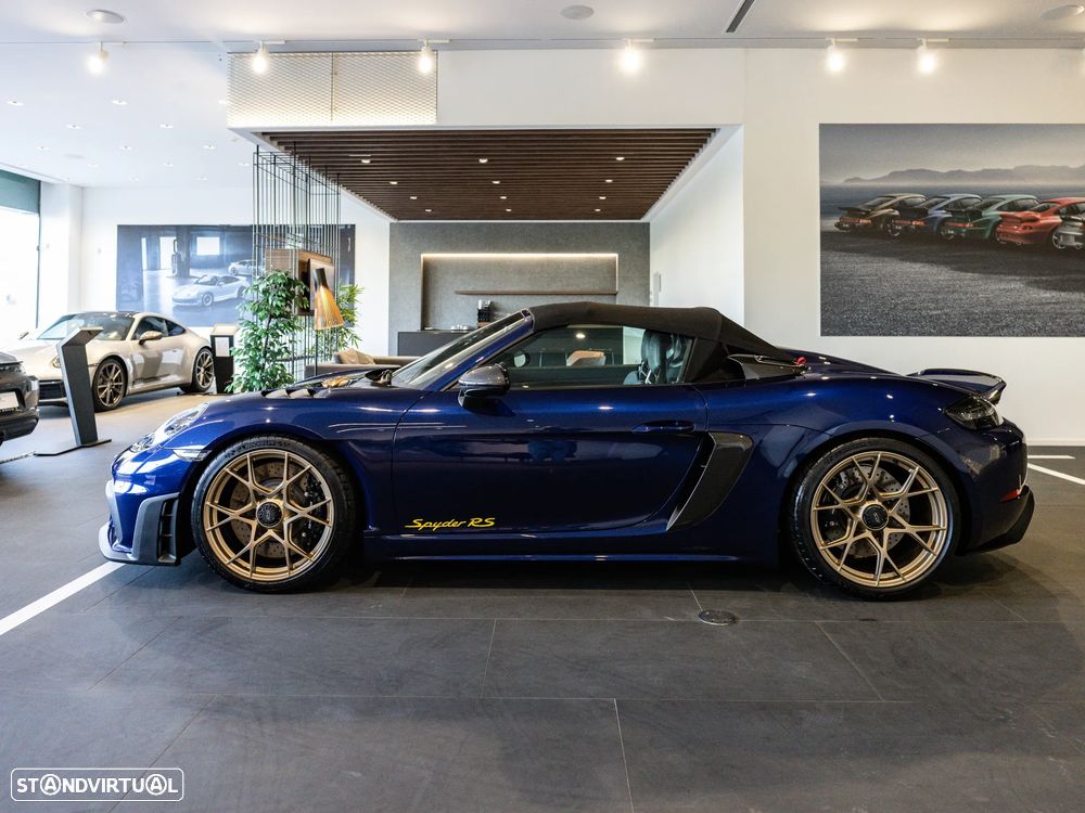 Porsche 718 Spyder - 16