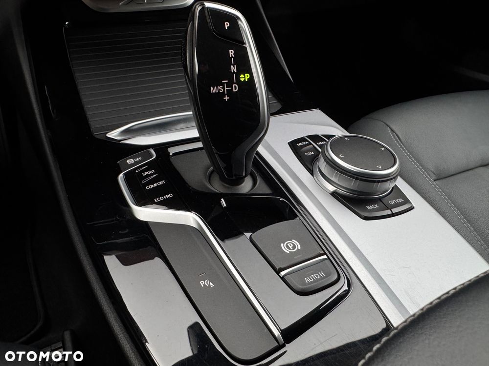 BMW X3 sDrive18d Advantage - 28