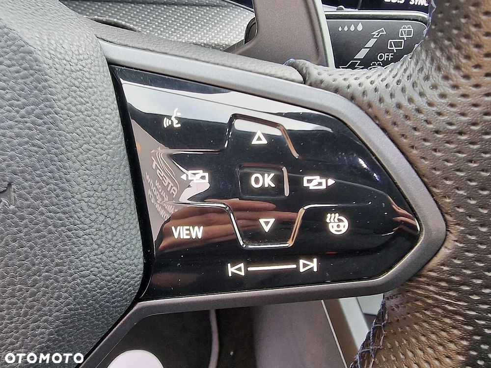 Volkswagen Golf - 16