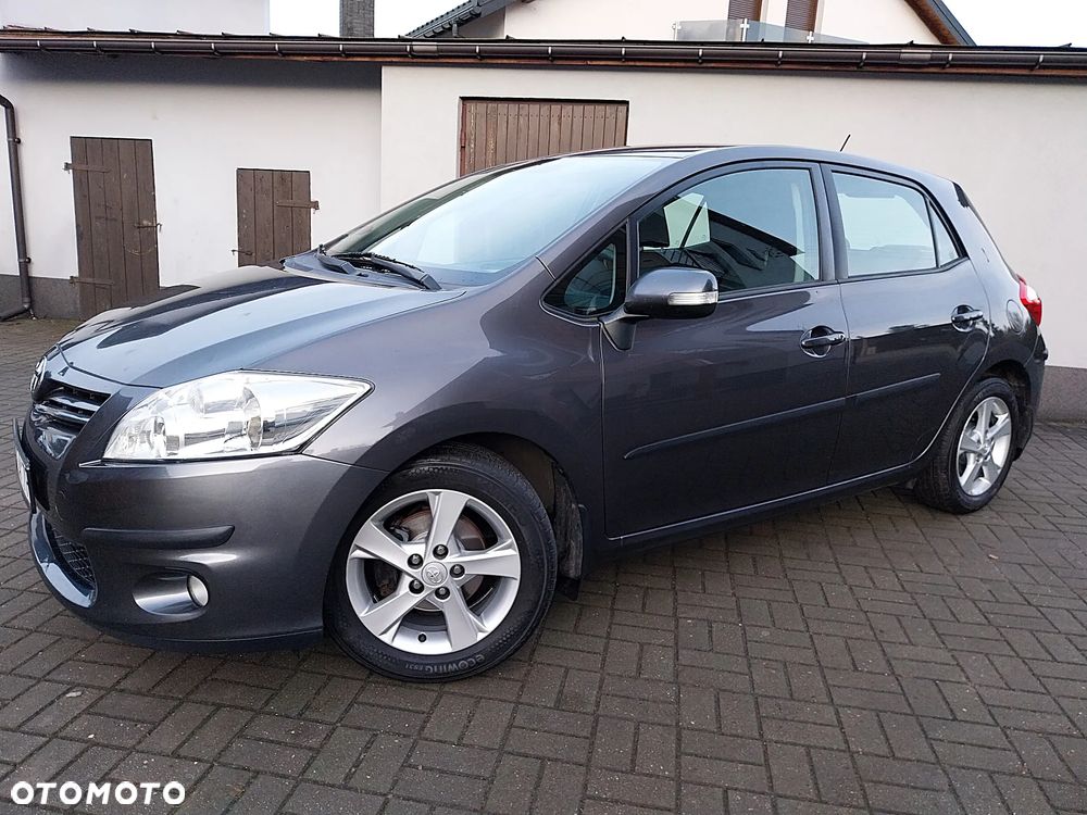 Toyota Auris 1.6 Executive - 2