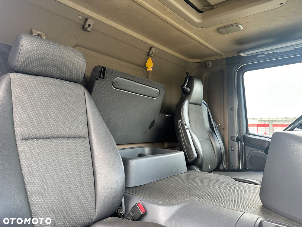 Scania P250 euro6 kontener 8.2 dzienna automat winda - 5