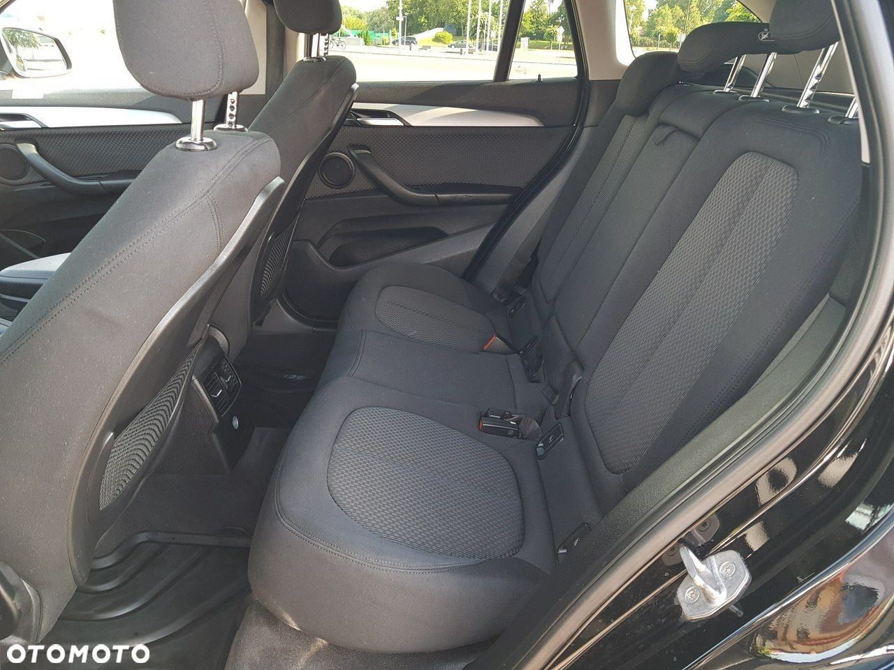 BMW X1 sDrive18d Business Edition - 11