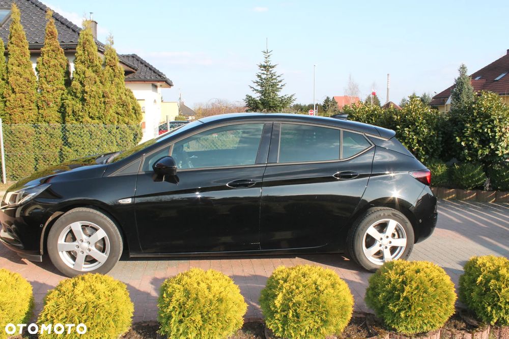 Opel Astra 1.6 CDTI Dynamic S&S - 2