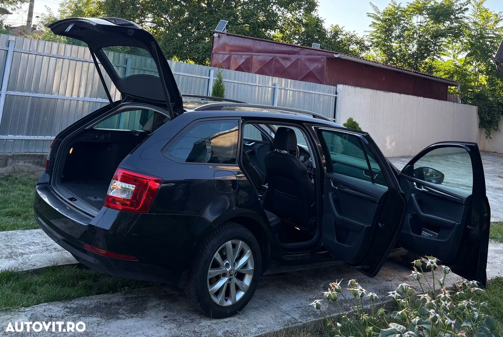 Skoda Octavia 2.0 TDI DSG Style - 7