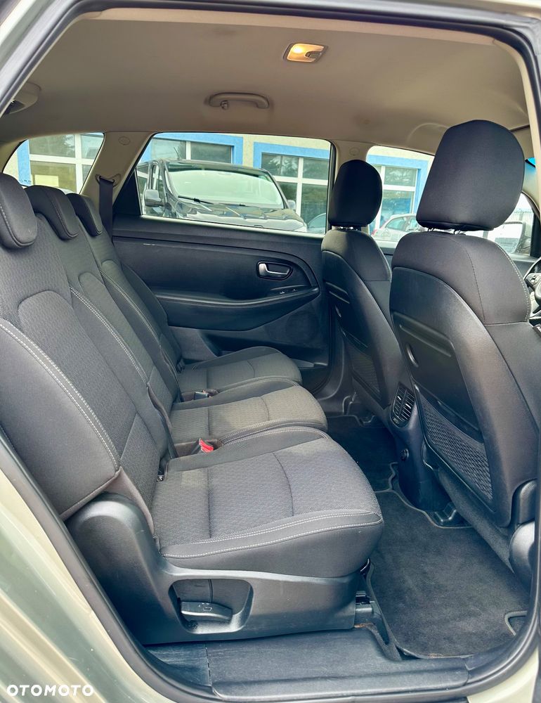 Kia Carens 1.6 GDI Dream-Team Edition - 15