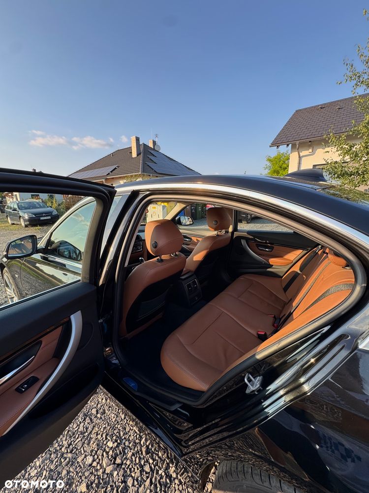 BMW Seria 3 330i - 8