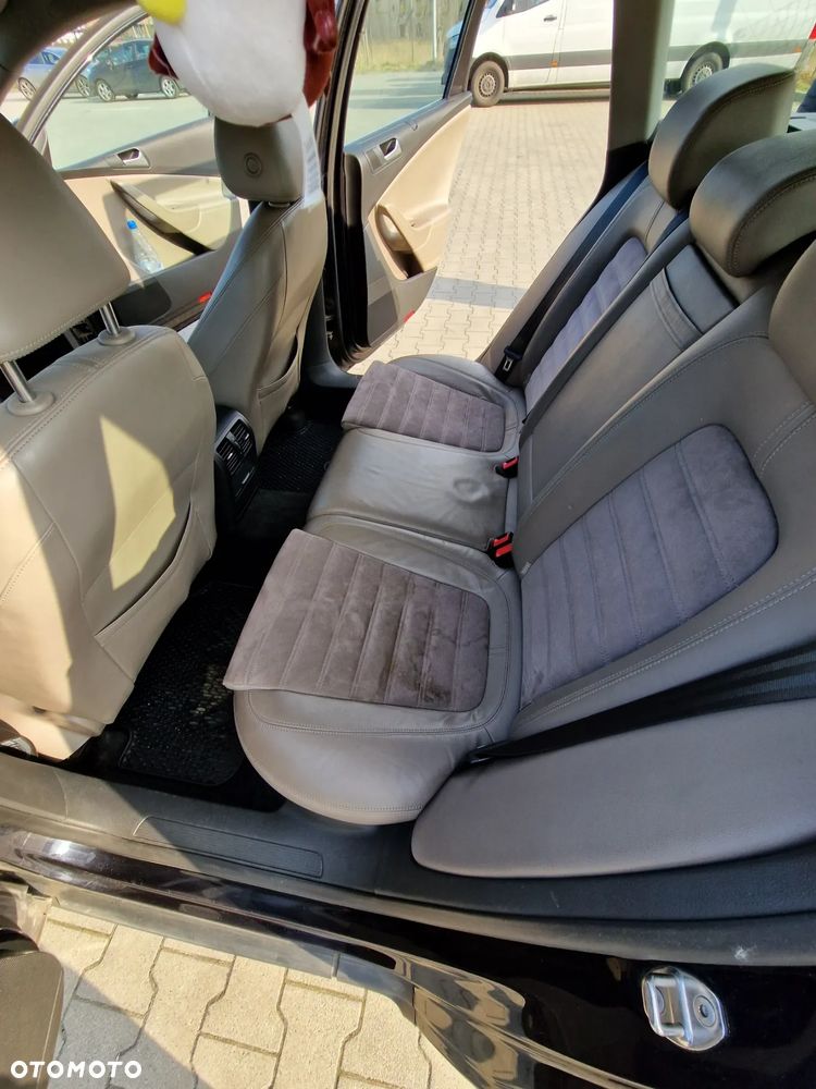 Volkswagen Passat 2.0 TDI Highline - 27