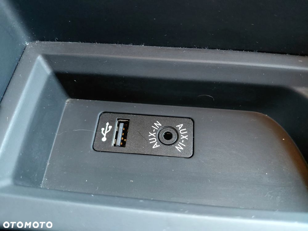 BMW Seria 3 318d Luxury Line - 25