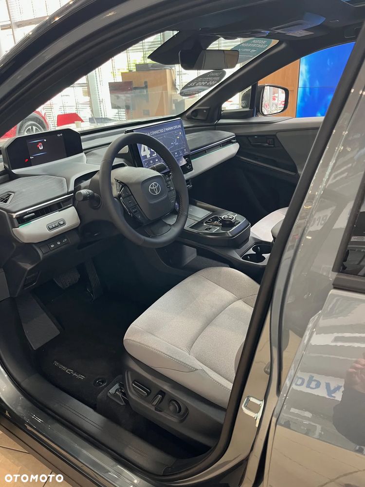 Toyota C-HR+ 77kWh 4x4 Executive - 7