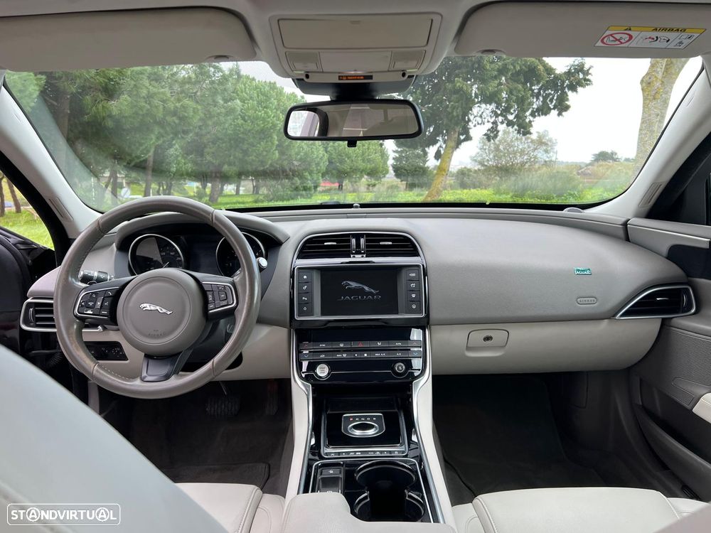 Jaguar XE 2.0 D Prestige AWD Aut. - 41