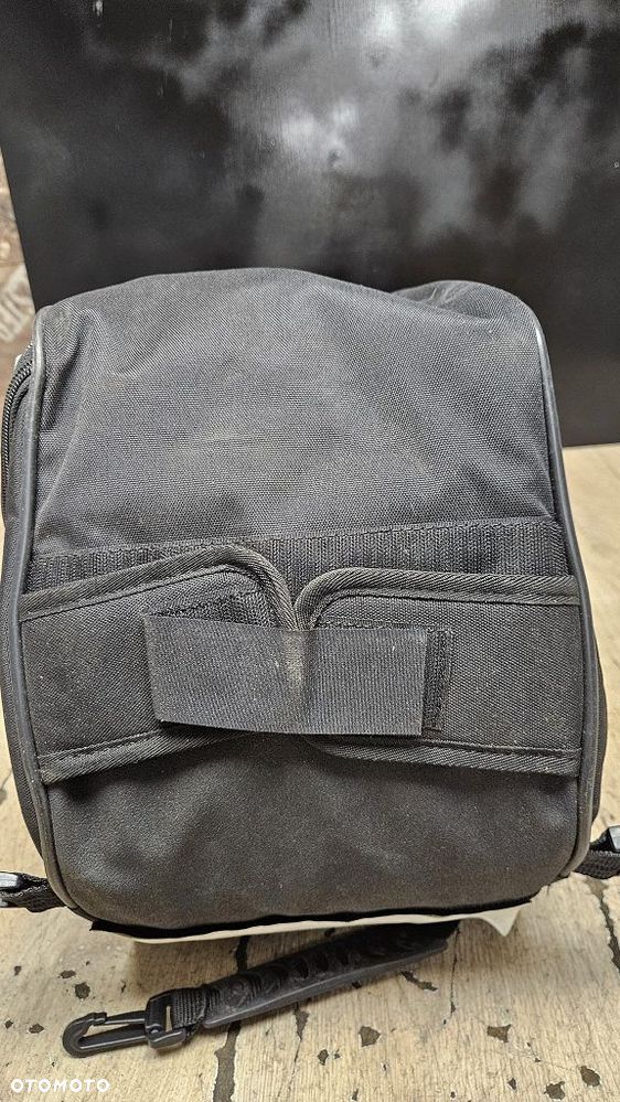 Torba tunelowa Givi do skutera - 8
