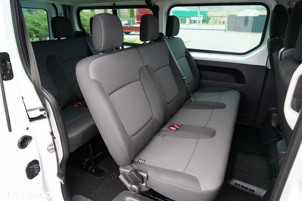 Renault TRAFIC III / AUTOBUS / 9 LOCURI / PRIMUL PROPRIETAR / DEALER POLONESE / 2022 / - 34