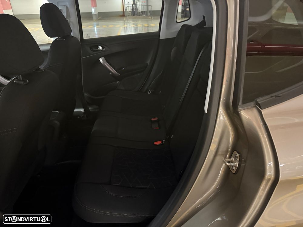 Peugeot 2008 1.2 PureTech Style - 8