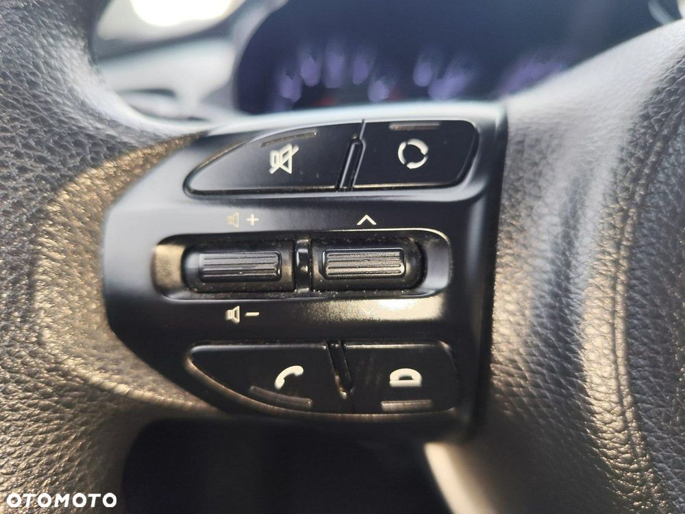 Kia Rio - 19