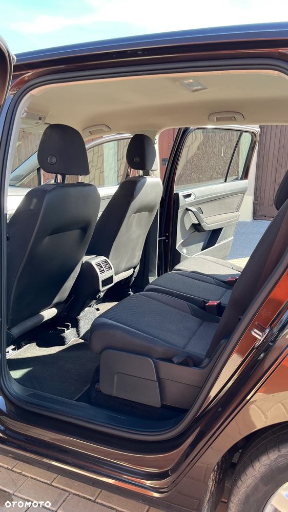 Volkswagen Touran - 4