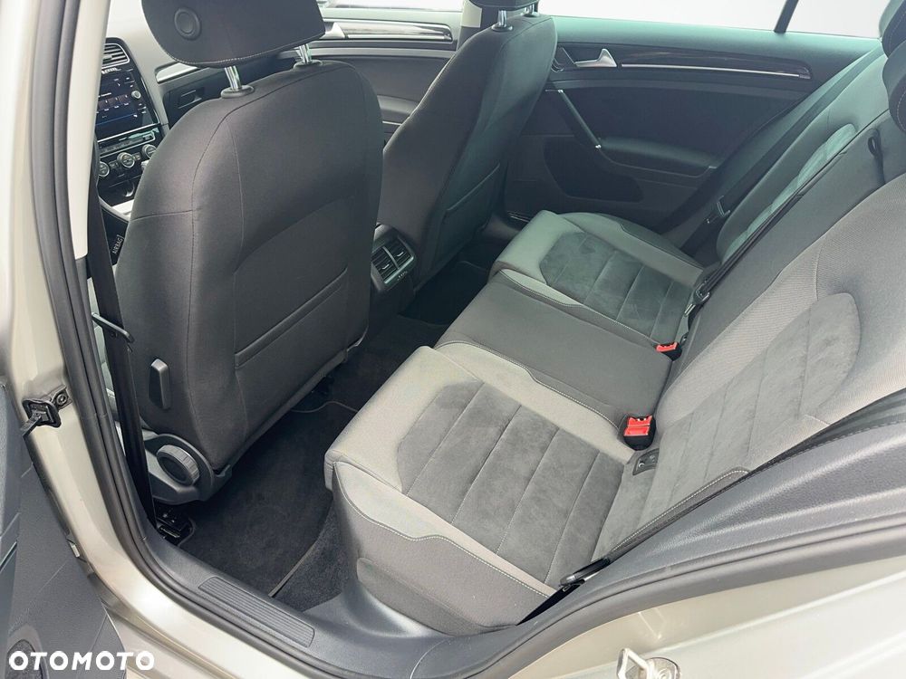 Volkswagen Golf - 13