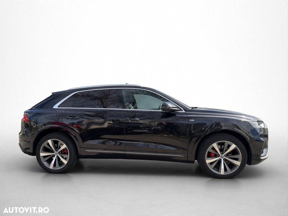Audi Q8 - 9