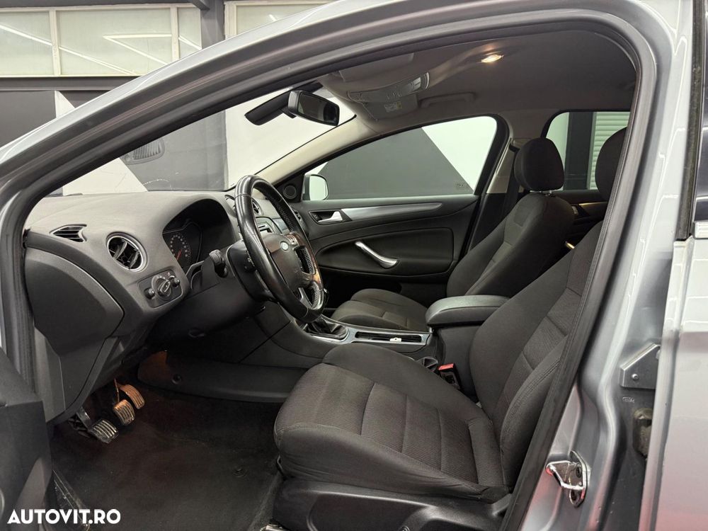 Ford Mondeo 2.0 TDCI Titanium - 8