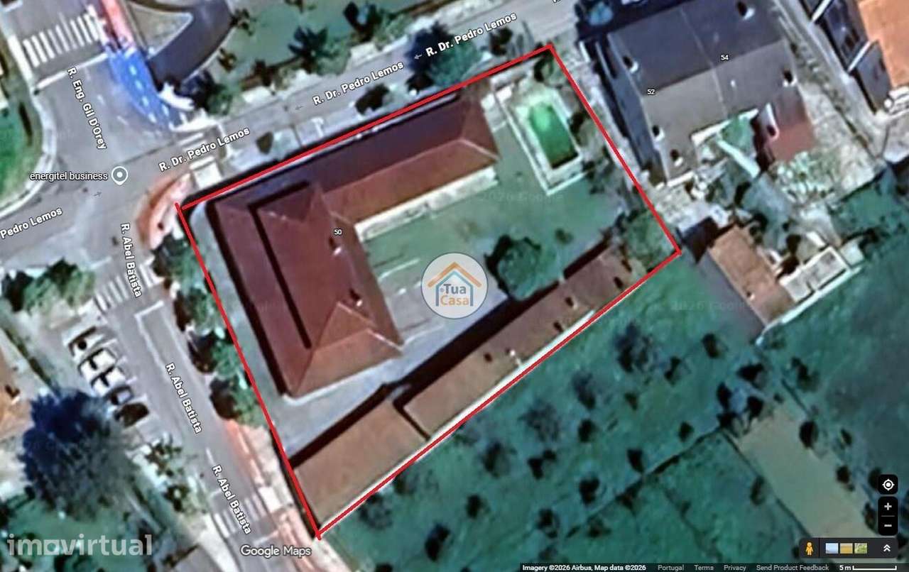 Moradia T5 para venda no centro da Vila da Lousã - Grande imagem: 2/22