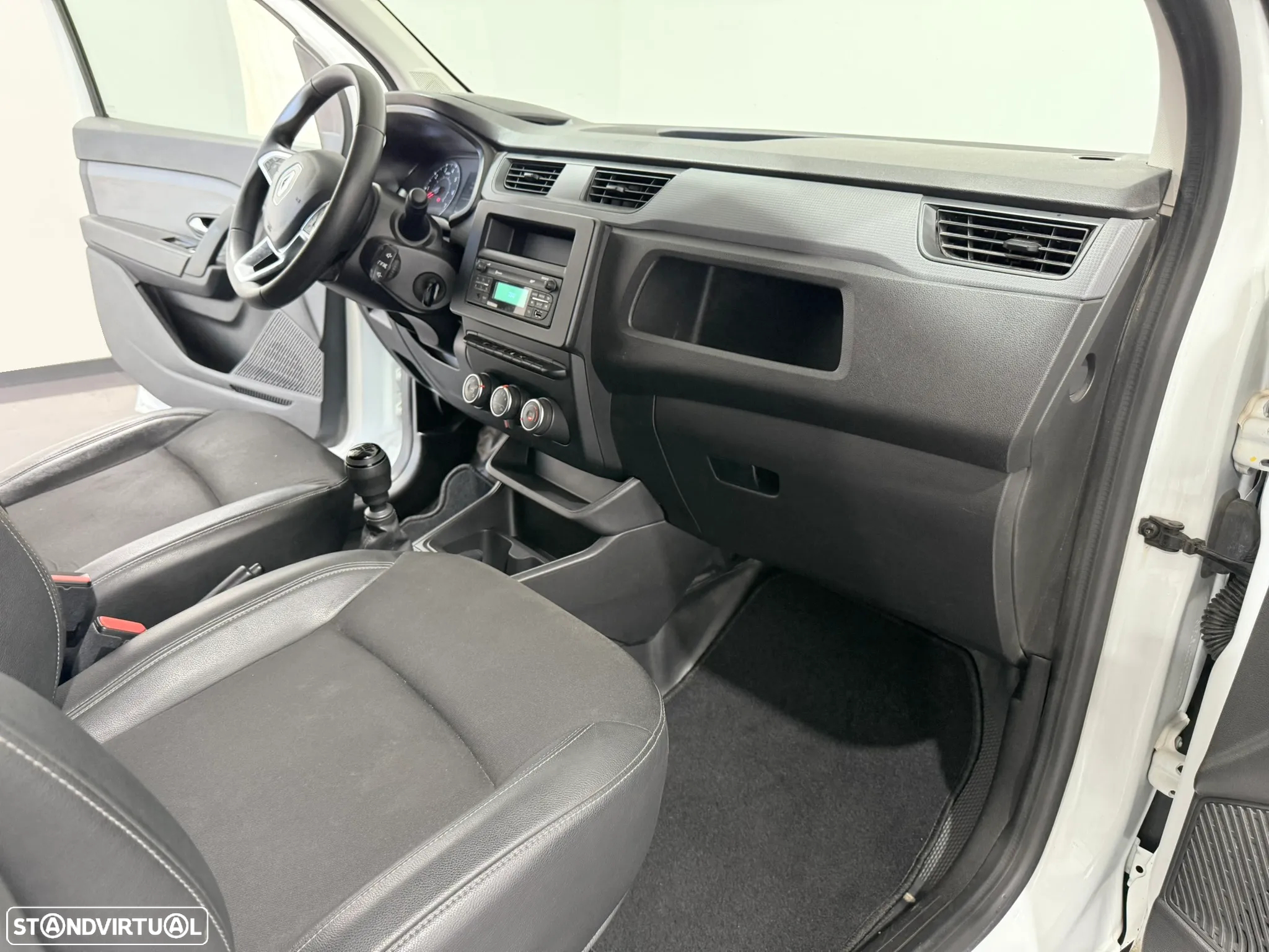 Renault EXPRESS ADVANCE 1.5 DCI 95CV - IVA DEDUTIVEL - NACIONAL - 35