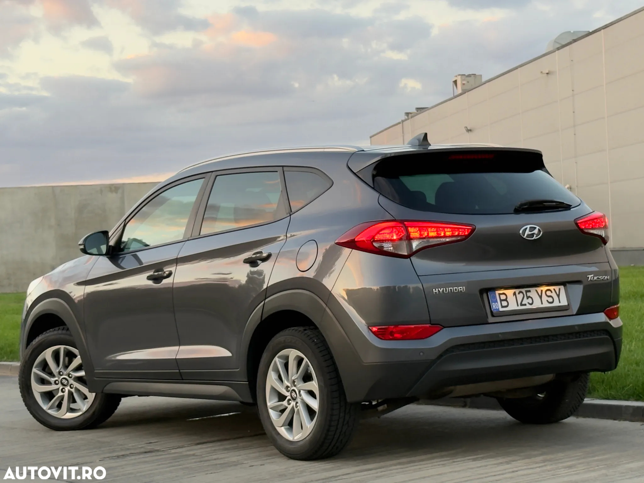 Hyundai Tucson - 2