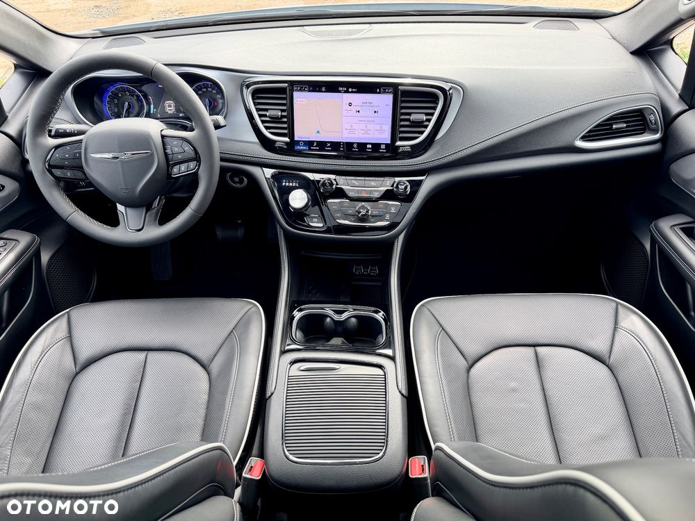 Chrysler Pacifica - 24