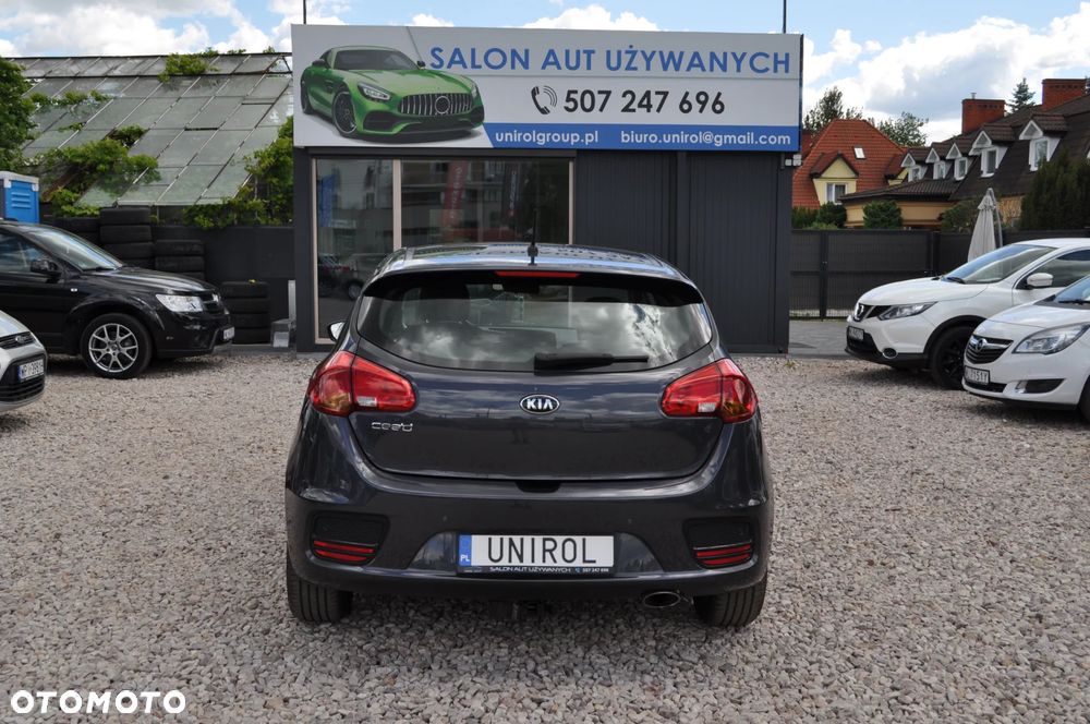 Kia Ceed - 8