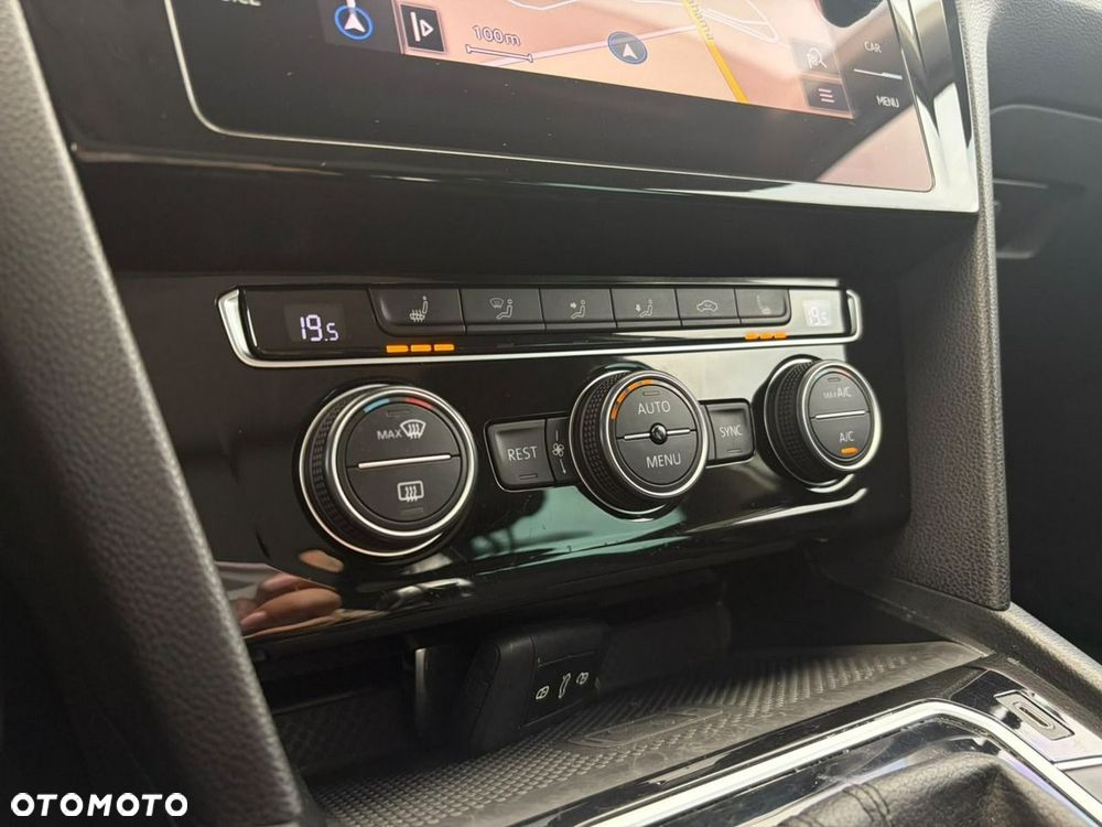 Volkswagen Passat - 15