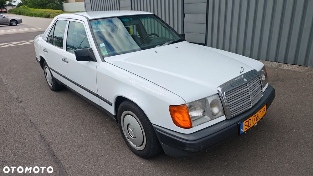 Mercedes-Benz Klasa E - 32