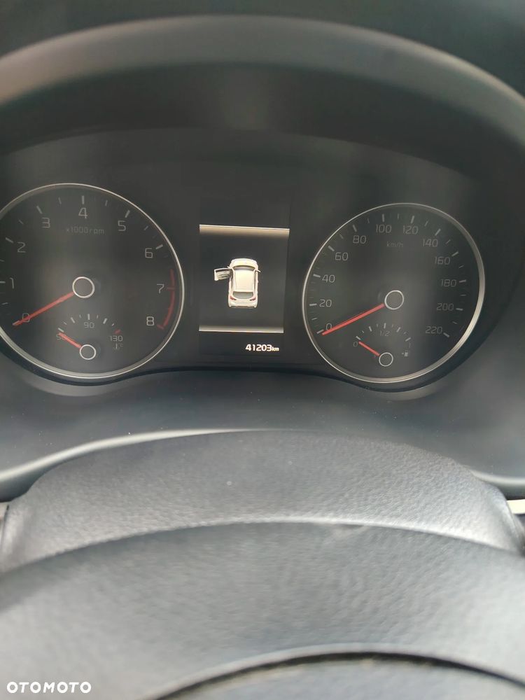 Kia Rio - 8