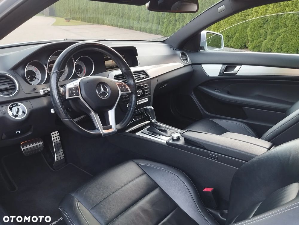Mercedes-Benz Klasa C 350 CGI BlueEff - 23