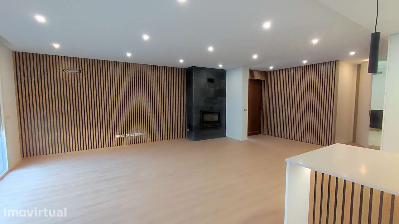 Moradia Geminada T4 - Pronta habitar - Grande imagem: 3/31