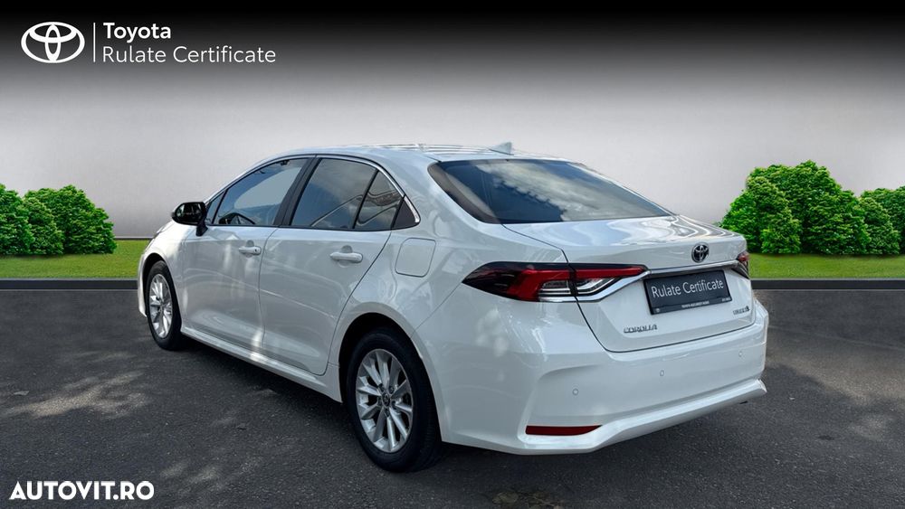 Toyota Corolla 1.8 HSD Business - 8