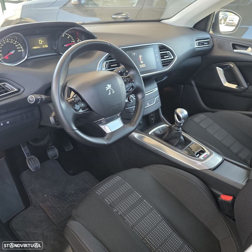 Peugeot 308 1.6 BlueHDi Allure J17 - 19