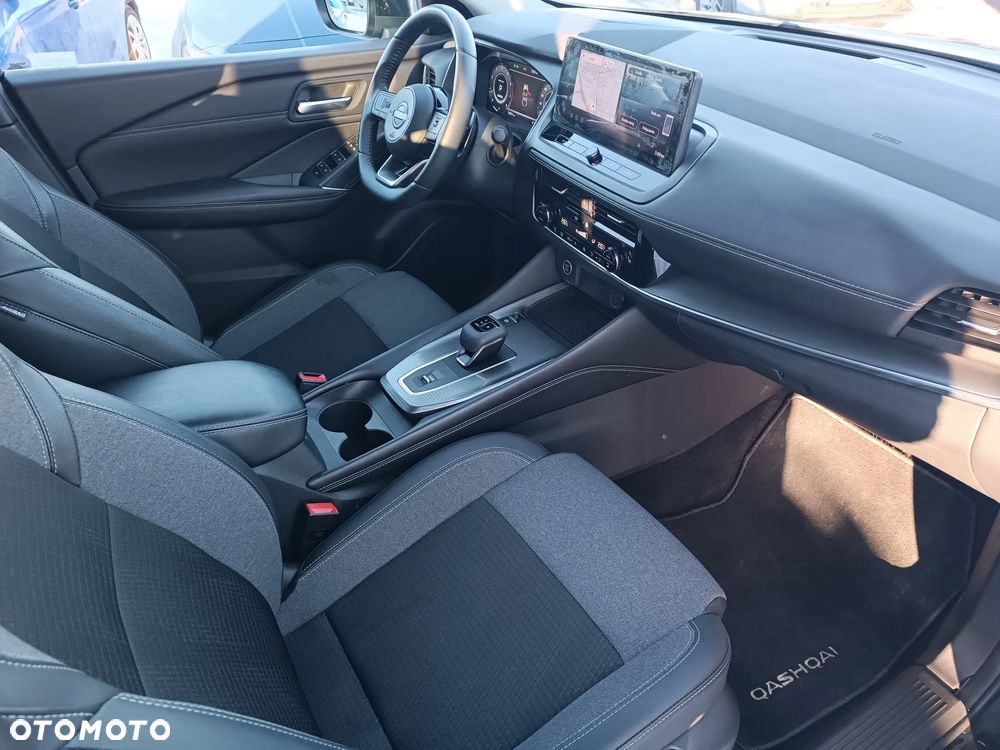 Nissan Qashqai - 25