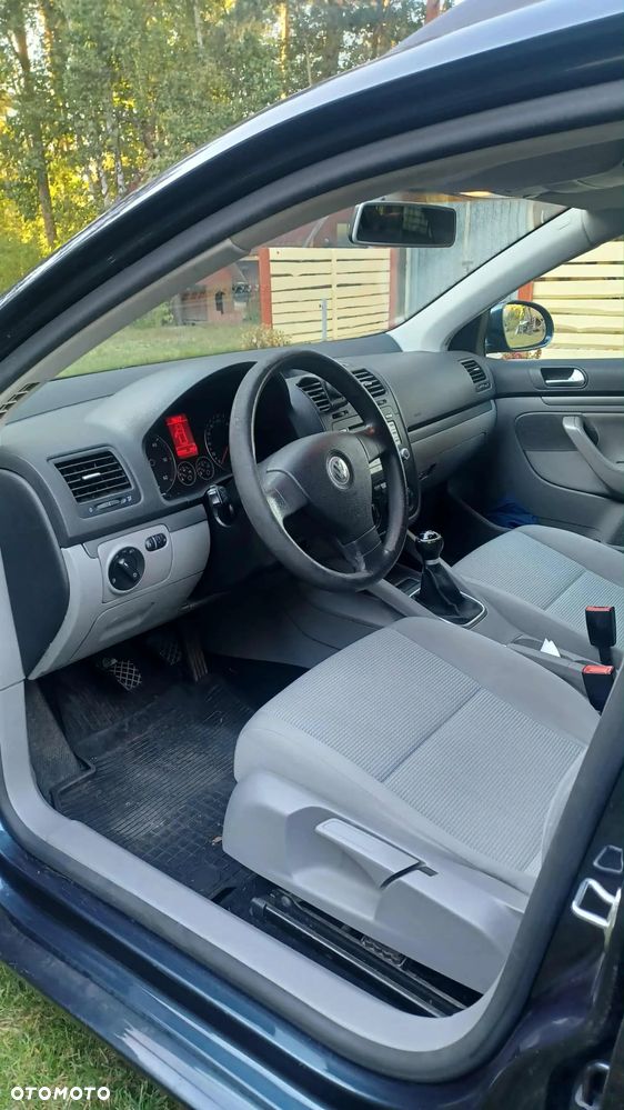 Volkswagen Golf - 5