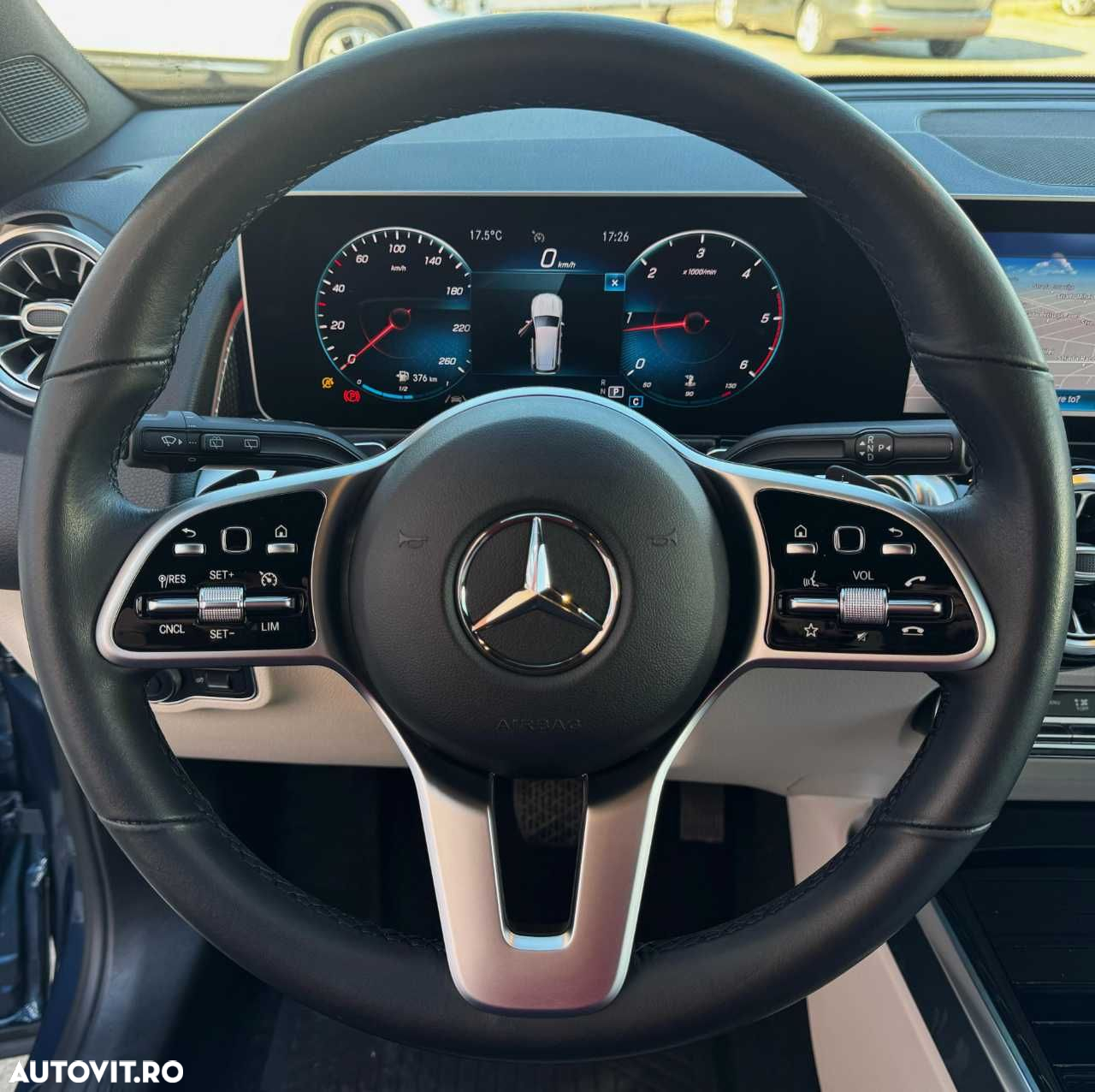 Mercedes-Benz GLB - 25