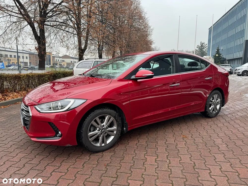 Hyundai Elantra 1.6 Comfort - 3