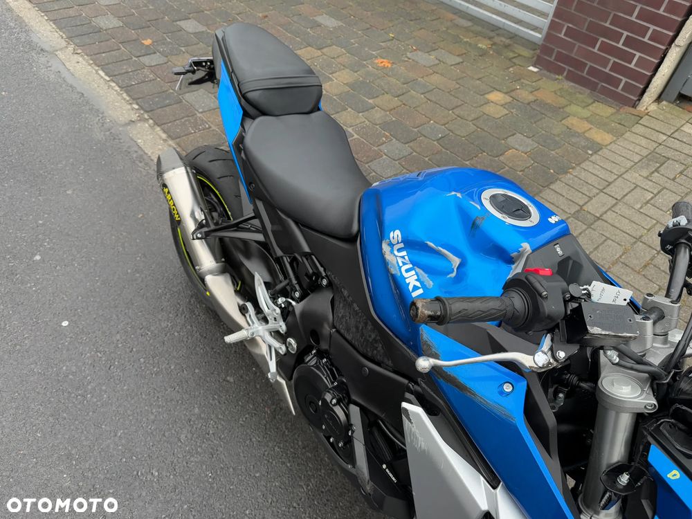 Suzuki GSX - 34