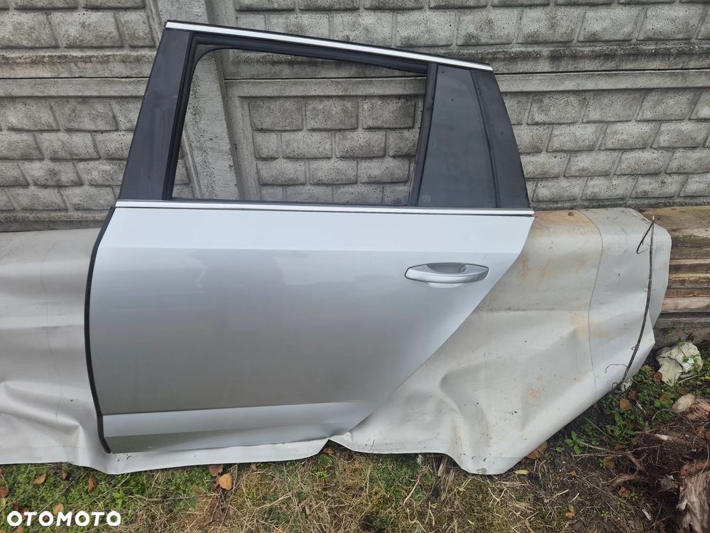 DRZWI LEWY TYŁ SKODA OCTAVIA III KOMBI LA7W KOMPLETNE - 2