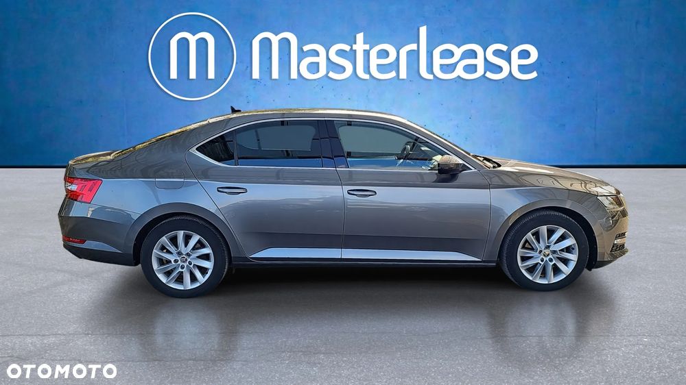 Skoda Superb 2.0 TDI SCR Ambition DSG - 4