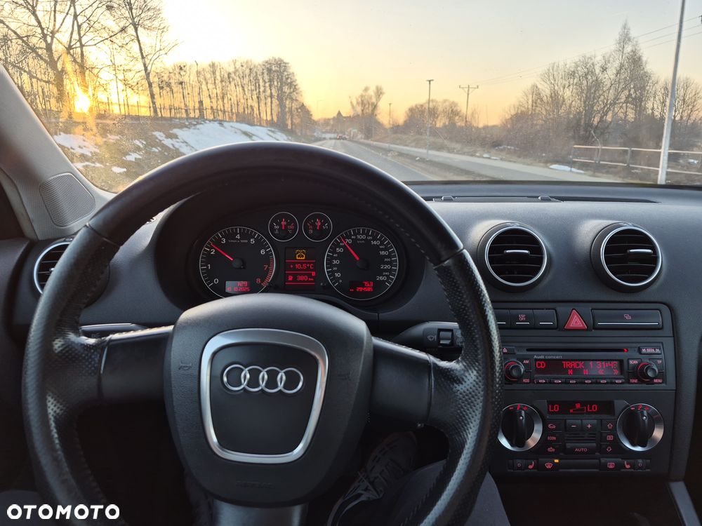 Audi A3 3-drzwiowe 2.0 FSI Ambiente - 11