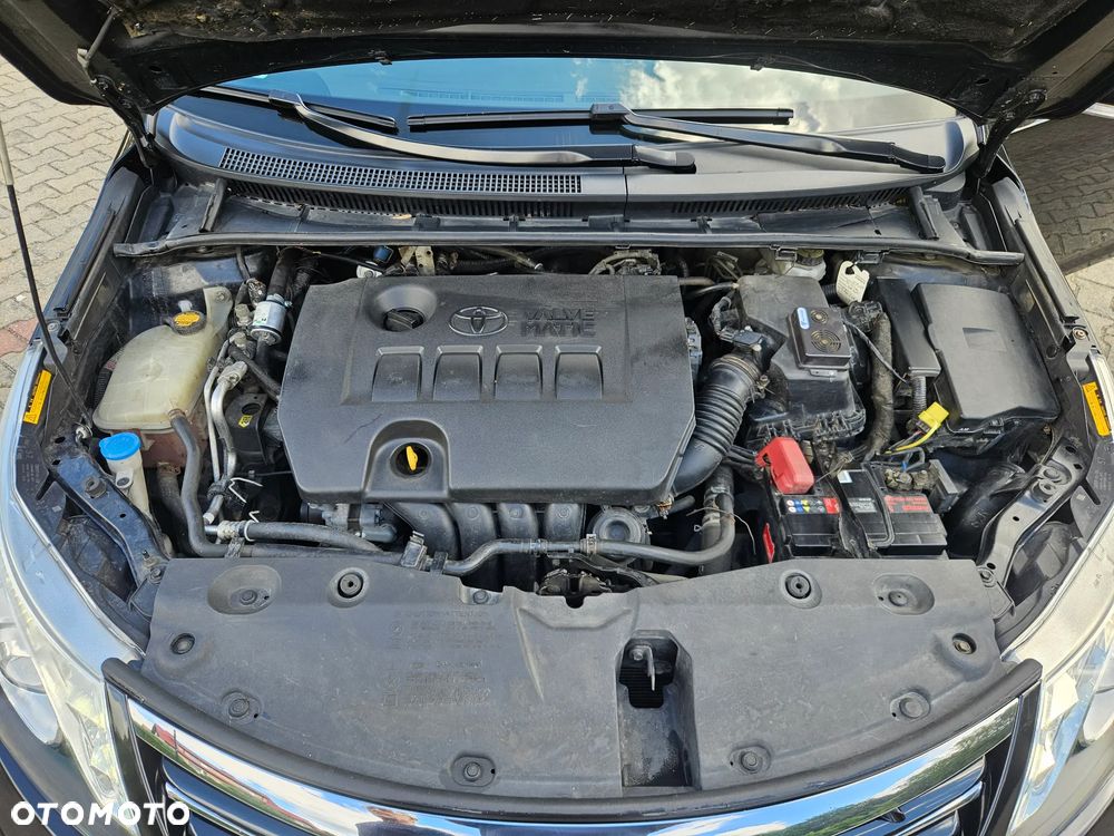 Toyota Avensis 1.8 Premium MS - 18