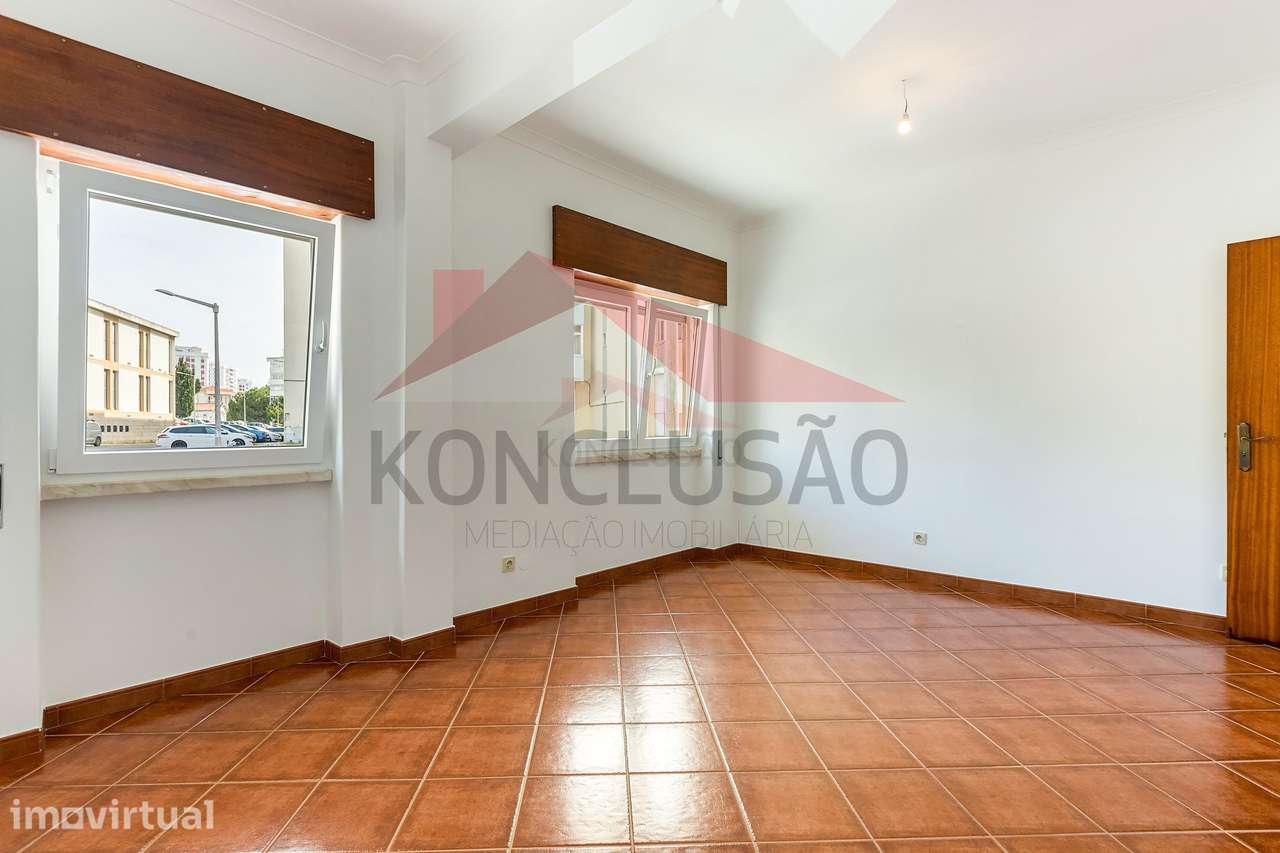 Apartamento T2 com logradouro, garagem e arrecadação – Póvoa de San... - Grande imagem: 5/22