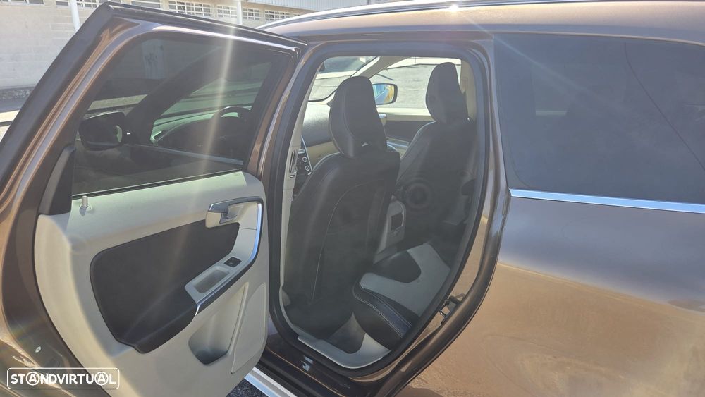 Volvo XC 60 2.0 D3 Drive — fotografia 15