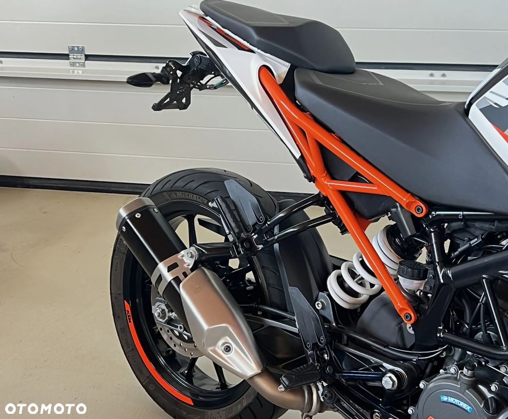 KTM Duke 125 - 21