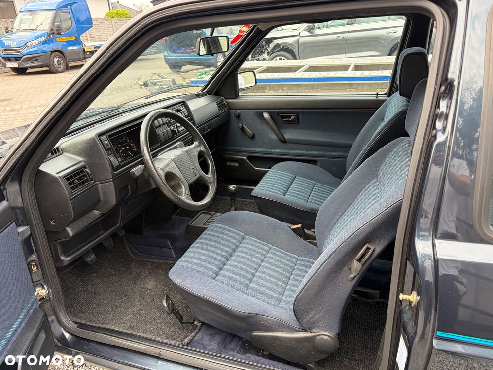 Volkswagen Golf 1.6 CL - 9