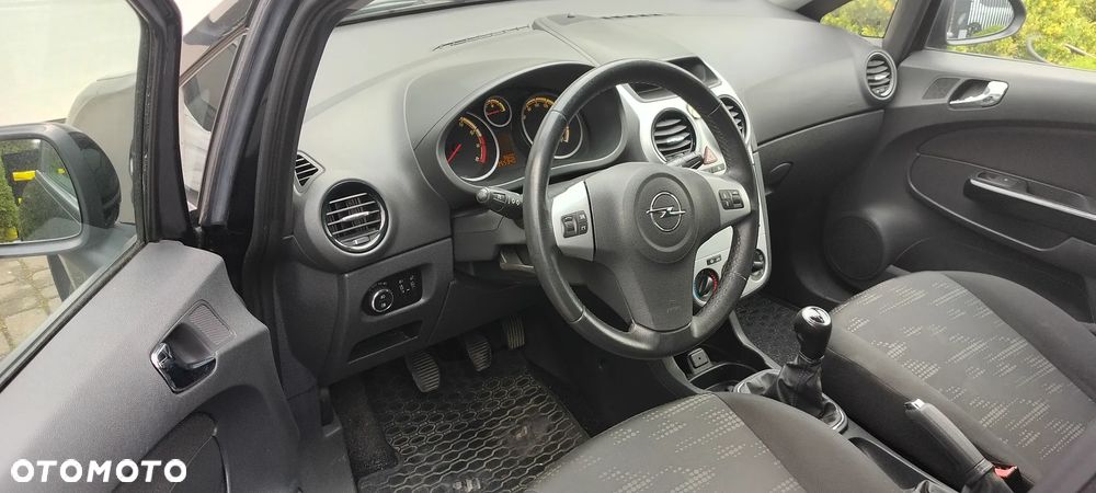 Opel Corsa 1.4 16V Selection - 15